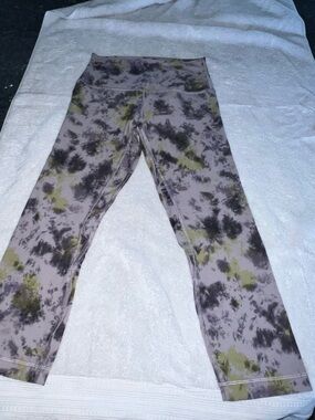lululemon athletica Tie-Dye Leggings in Olive Green & Gray